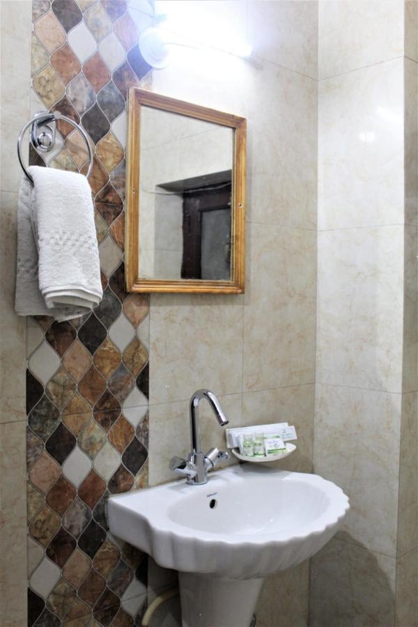 Lotus Inn Hill View Shimla Ngoại thất bức ảnh